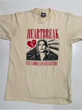 Nicole Kidman AMC cream colored tee